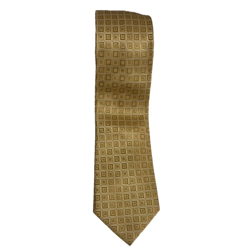 Donald J Trump Signature Collection Elegant Gold Patterned Silk Tie